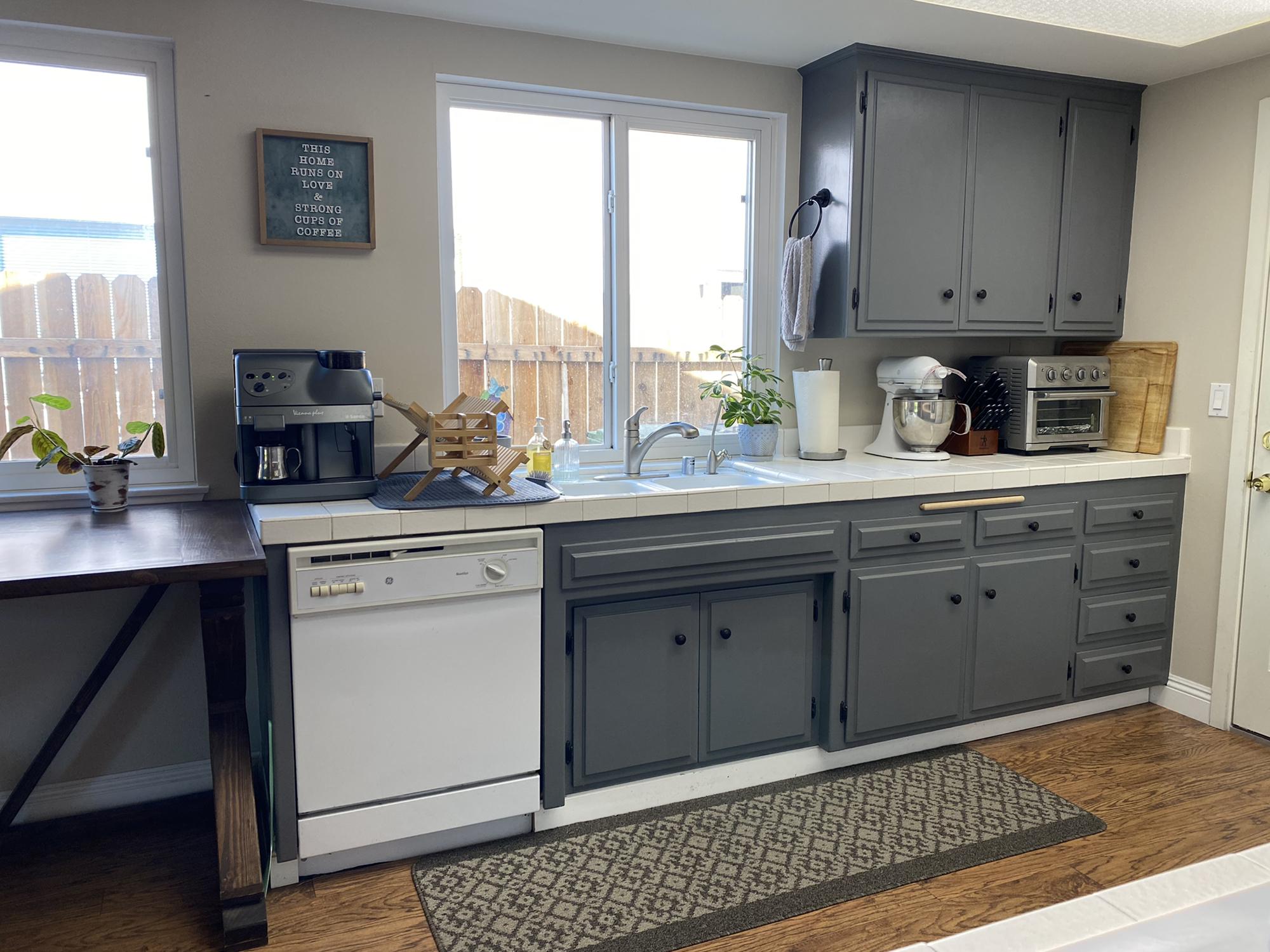 Our kitchen ✨after✨ renovations!