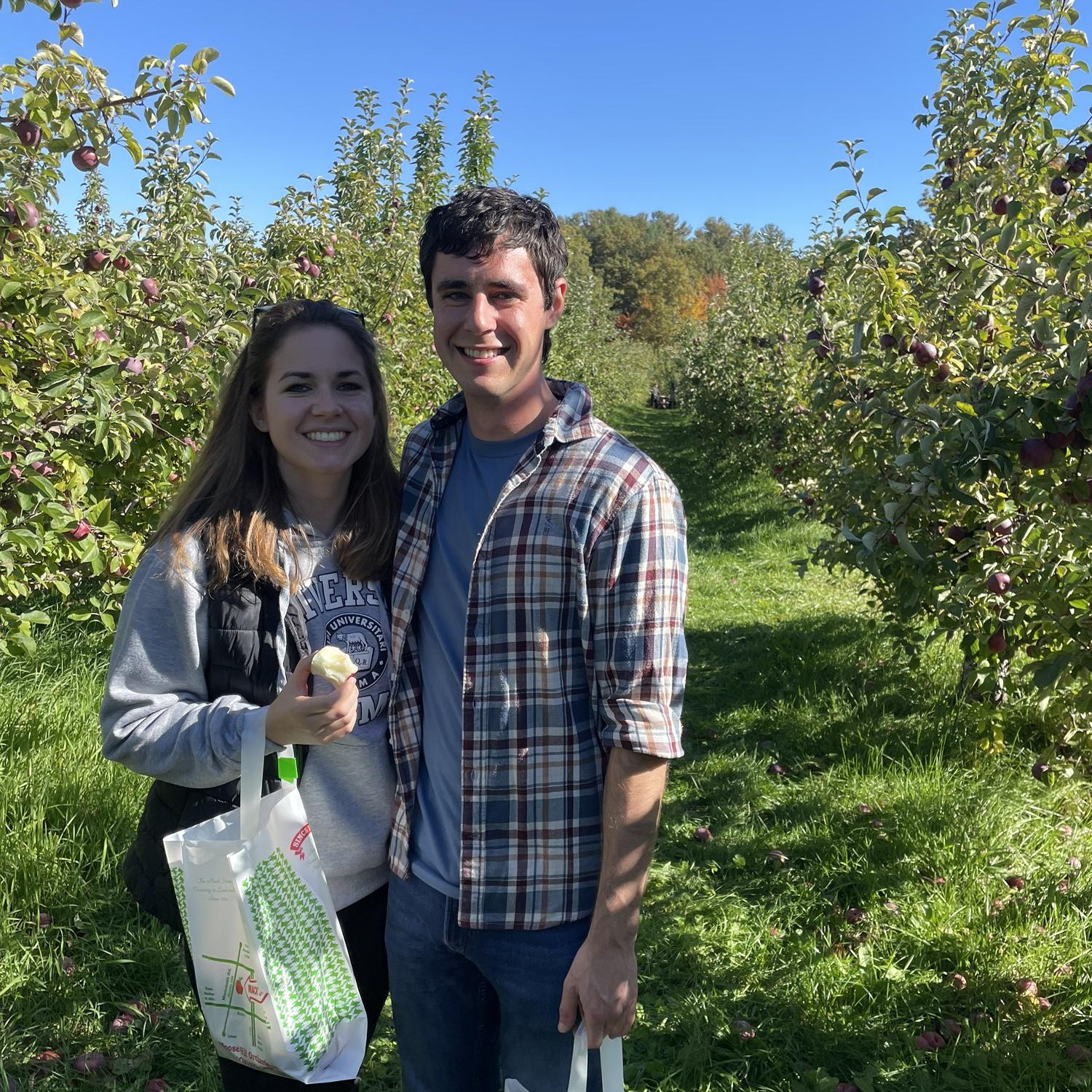 10.15.2022 - Apple picking with friends 🍎