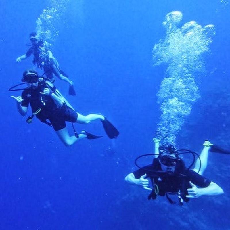 Scuba buddies in Belize