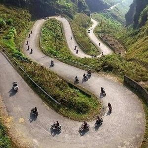 Motorcycle trip through the Ha Giang Loop