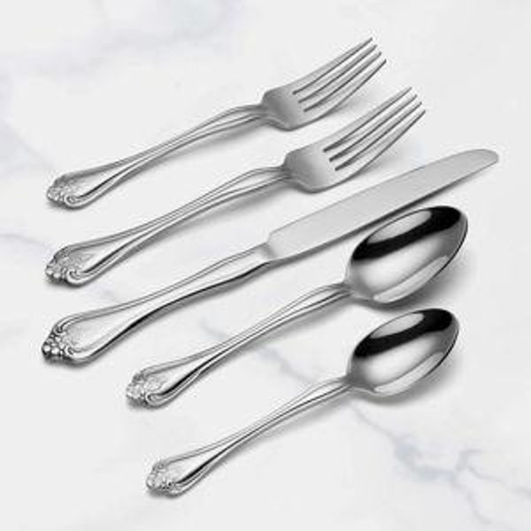 Oneida Silverware- 45 Piece Everyday Flatware Set