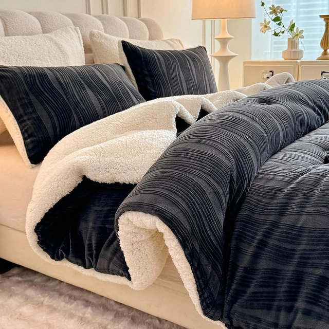 tohrisa 3D Striped Jacquard Sherpa Comforter Set Queen Size, Boho Geometric Pattern Quilt Bedding 3 Pieces Warm Cozy Fuzzy Comforter with 2 Pillowcases(90"X90" Dark Grey)