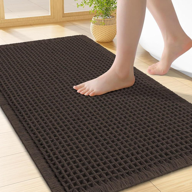 Smiry Waffle Bath Mat 24x16, Extra Soft Absorbent Bathroom Rugs, Non Slip Machine Washable Quick Dry Bath Rugs for Bathroom Floor, Tub, Shower, Home Decor Accessories, Chocolate