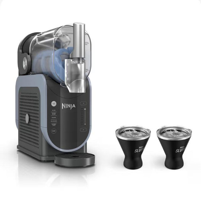 Ninja SLUSHi™ Professional Frozen Drink Maker Cup Bundle
