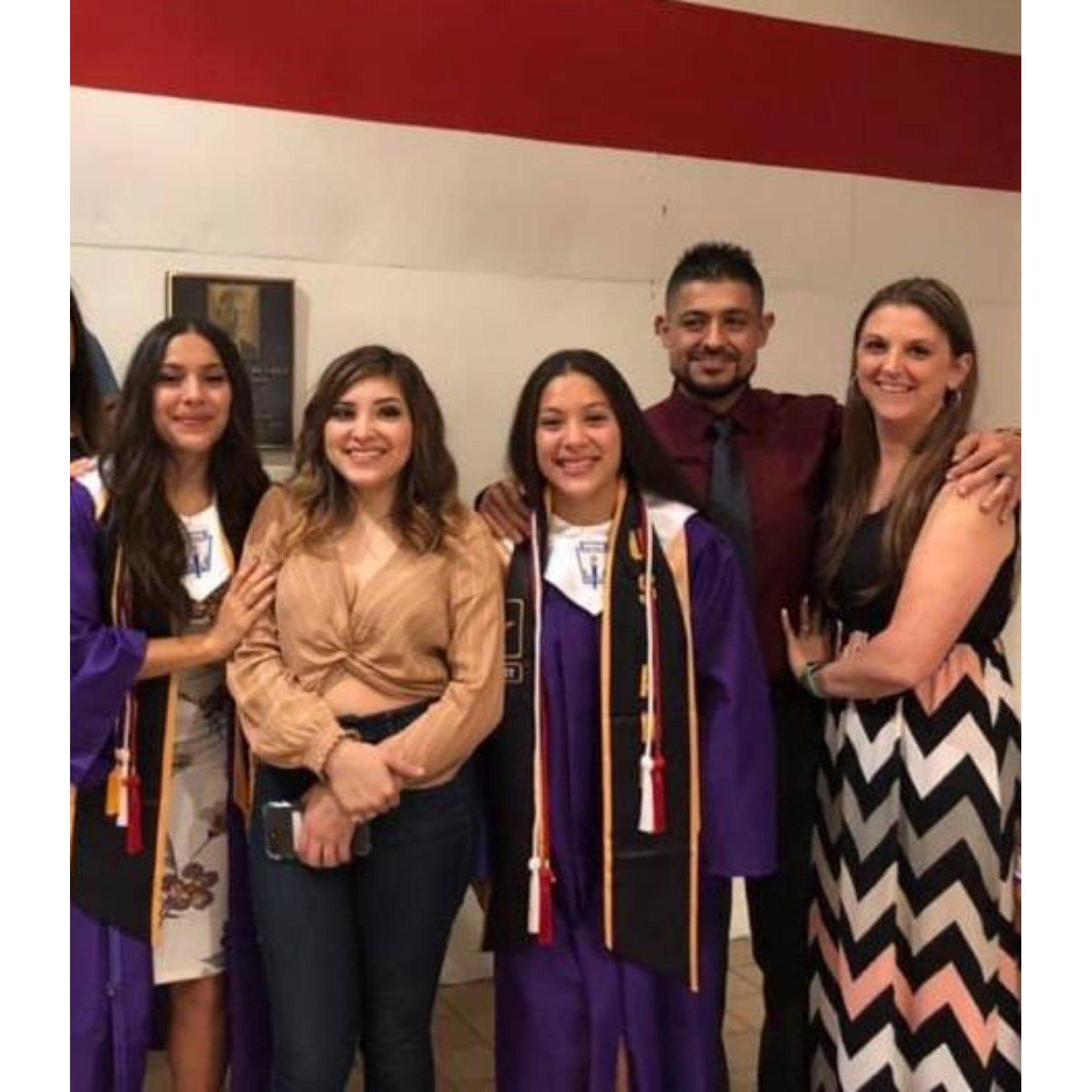 🎓HS Graduation Day🎓 for the twins👩🏻🎓👩🏻🎓!!! We’re sooooo very proud of them!!!