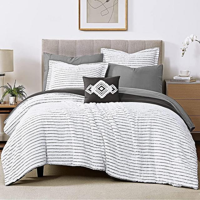 WRENSONGE Boho Queen Jacquard Comforter Set, 8 Pieces Black and White Striped Tufted Comforter Set, Microfiber Cozy Farmhouse Bedding Set with Decor Pillow, Lightweight Breathable for All Seasons