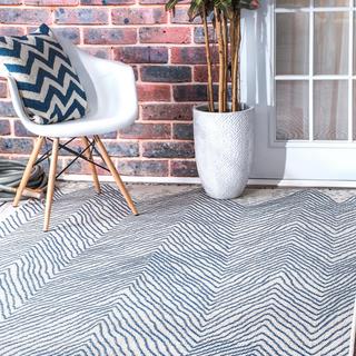 Wavy Chevron Outdoor Rug