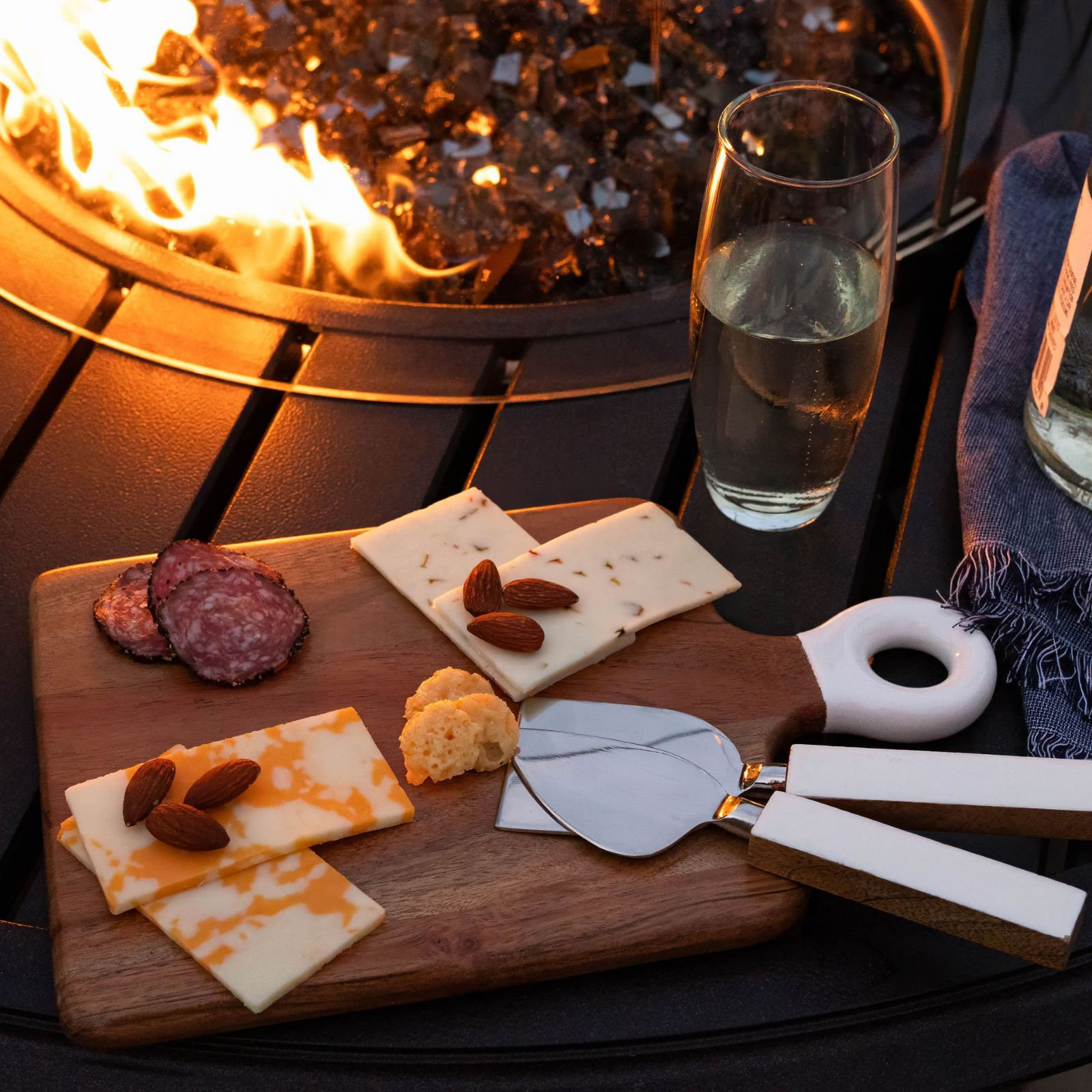 SMLセット ネイタルデザイン WOODEN YABANE PLATE AIOT Jeanne Fitz, Wood & White Mini Charcuterie Board & Cheese Knives