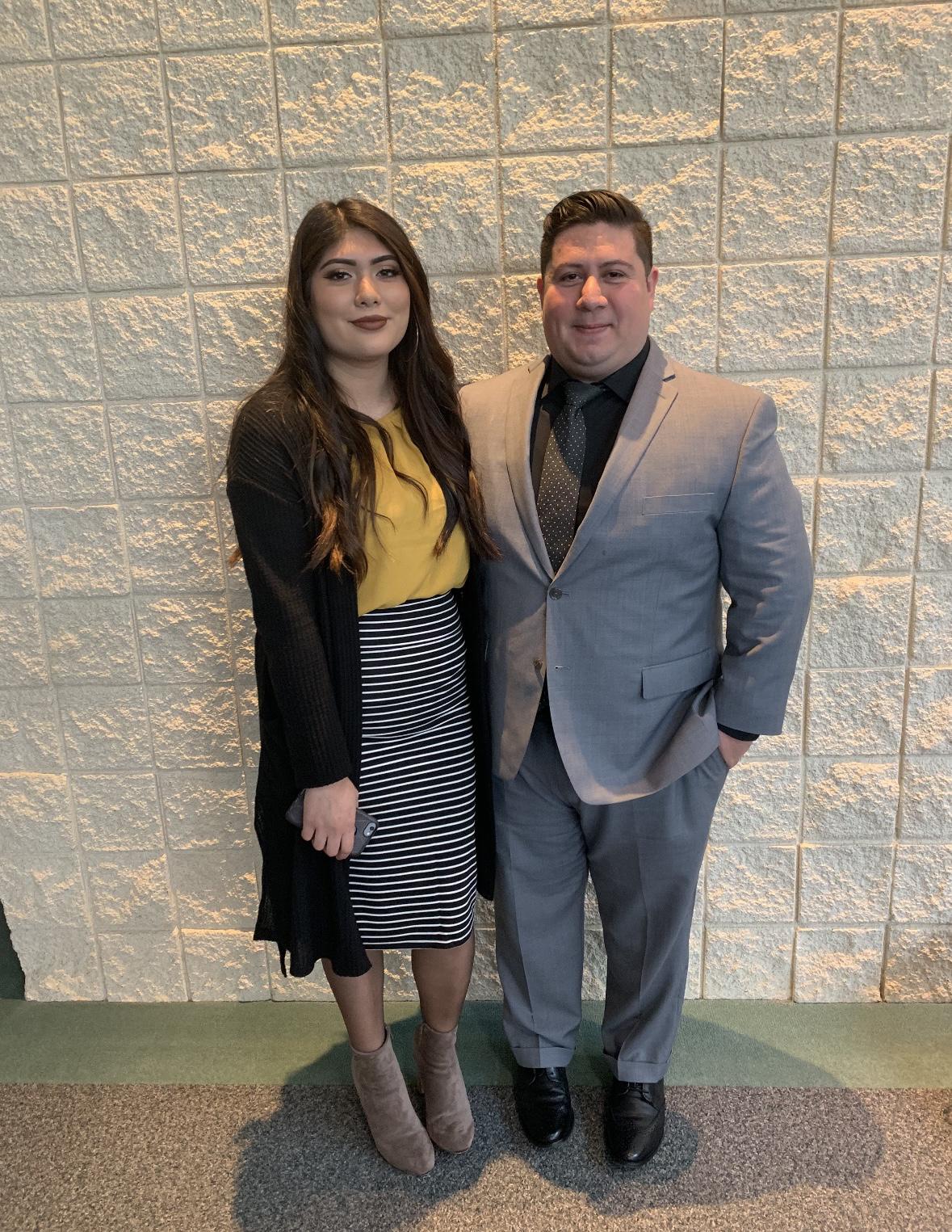 March 2019 Pictured here as friends, little did we know we would be spending our life together! ---------------------
marzo 2019 En esta foto como amigos, ¡poco sabíamos que pasaríamos la vida juntos!
