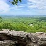 Hike- Bears Den