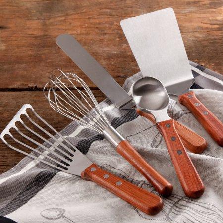 The Pioneer Woman Cowboy Rustic Baker's Essentials 5-Piece Kitchen Tool Set with Short Wood Rosewood Handle