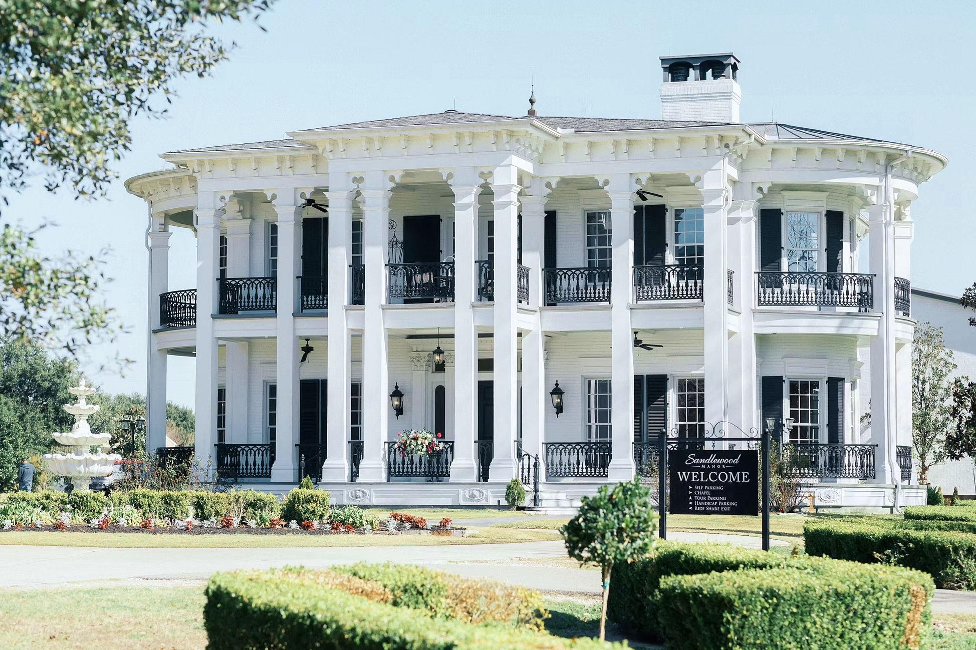 The Wedding Website of Alex Gatewood and Robert Ivey