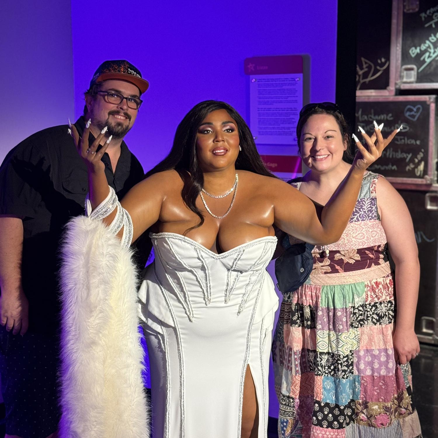 Isla couldn't believe we met Lizzo while in Vegas haha