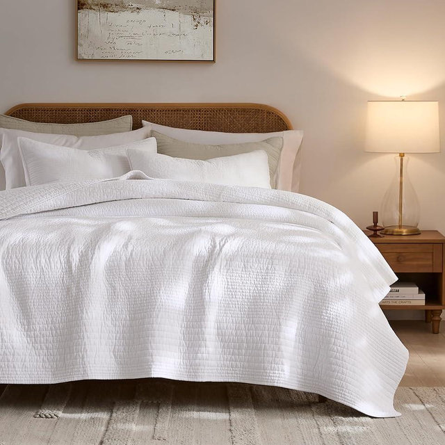 palassio Striped White 100% Cotton Quilt California Cal King Size Bedding Sets, Oversized Lightweight Channel Pick Stitch Textured Bedspread Soft Farmhouse Country Coverlet for All Season, 2 Shams