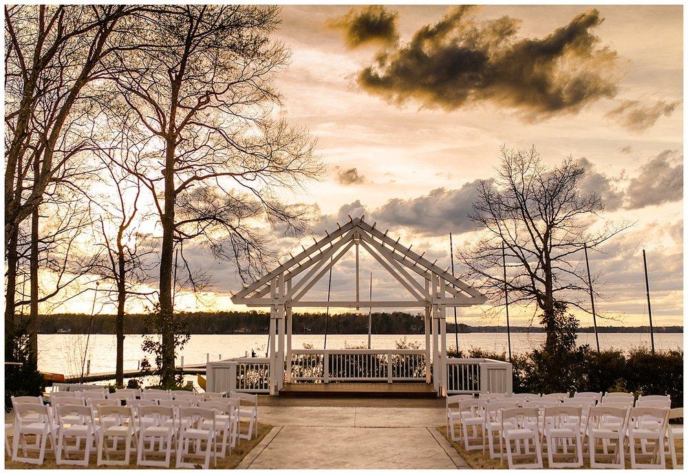 The Wedding Website of Jackie Roy and Mike Snead