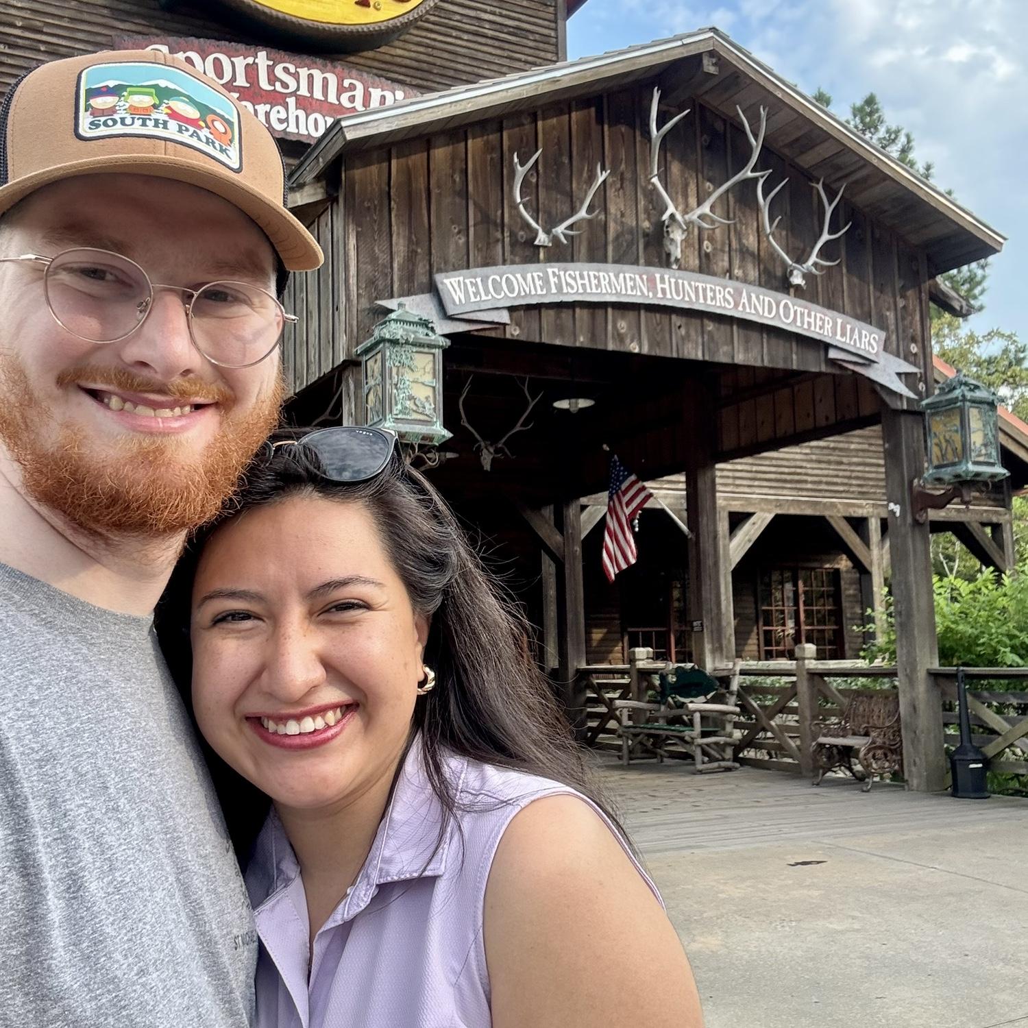 Lauraβs first time being in his hometown, Macon, Georgia.
Letβs go fishing! π£