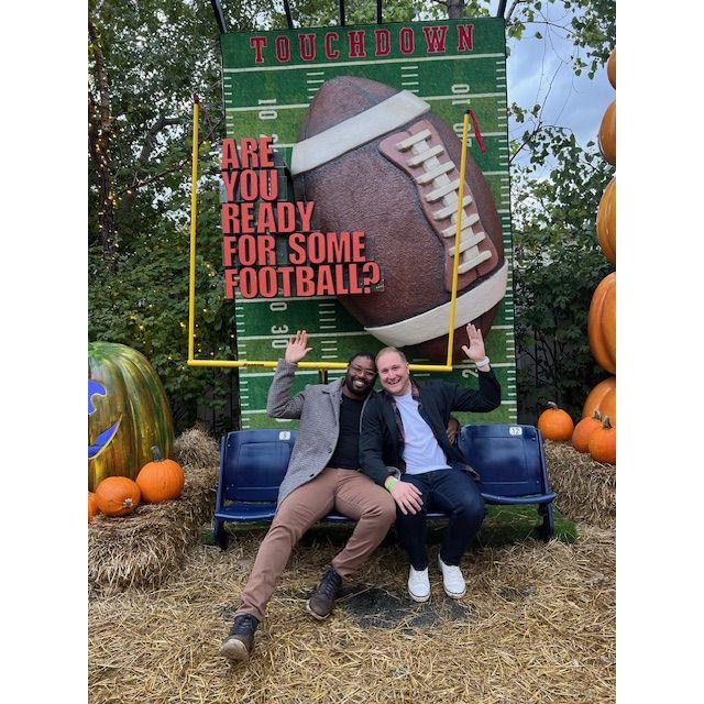 The couple paying homage to one of Andy's favorite sports.