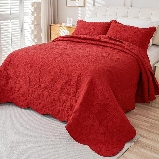 EVENHUG Oversized King Quilt California King Size Lightweight Bedding Set Reversible Bedspread Coverlets for All Seasons 3 Piece (Red 120"x120")