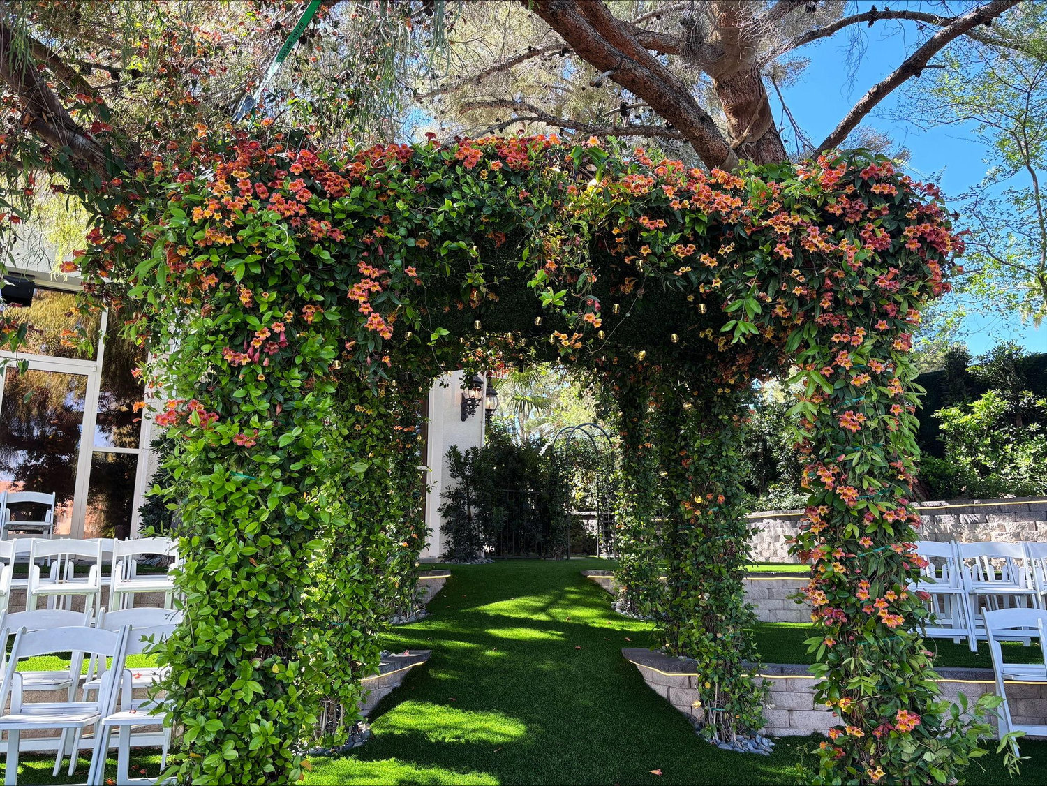 The Wedding Website of Veronica Carpenter and Lance Kuhn