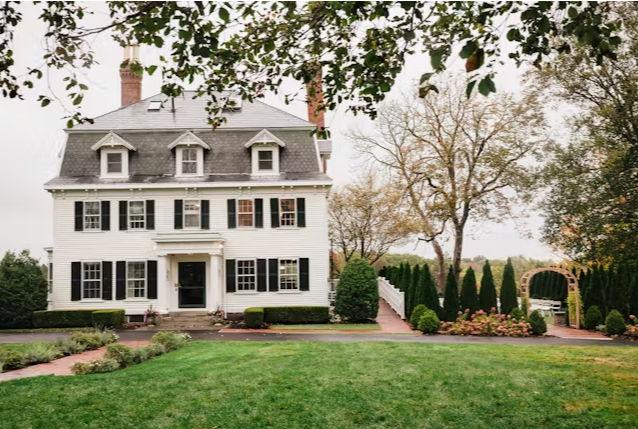 The Wedding Website of Rhiannon Ayers and Sean Conway