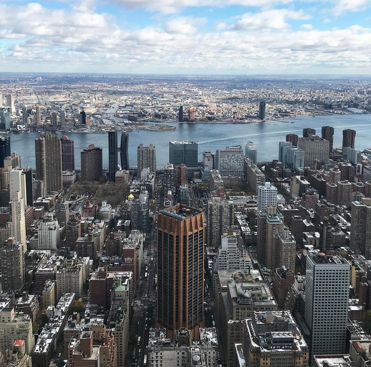 Empire State Building is treating couples to a free photoshoot at