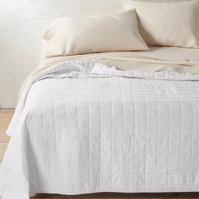 King Plus Heavyweight Linen Blend Quilt White - Casaluna™