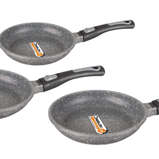 Cast Aluminum Cookware Set / Série de 3 poêles en fonte d'aluminum
