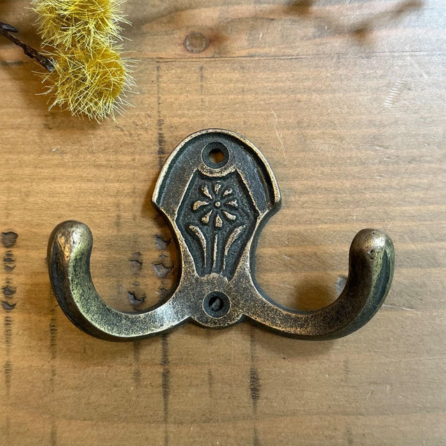 Double metal hook/double wall hook/FREE matching SCREWS/ Shabby chic metal hooks/Vintage hook/ cabin/ french country/ beach/ metal wall hook
