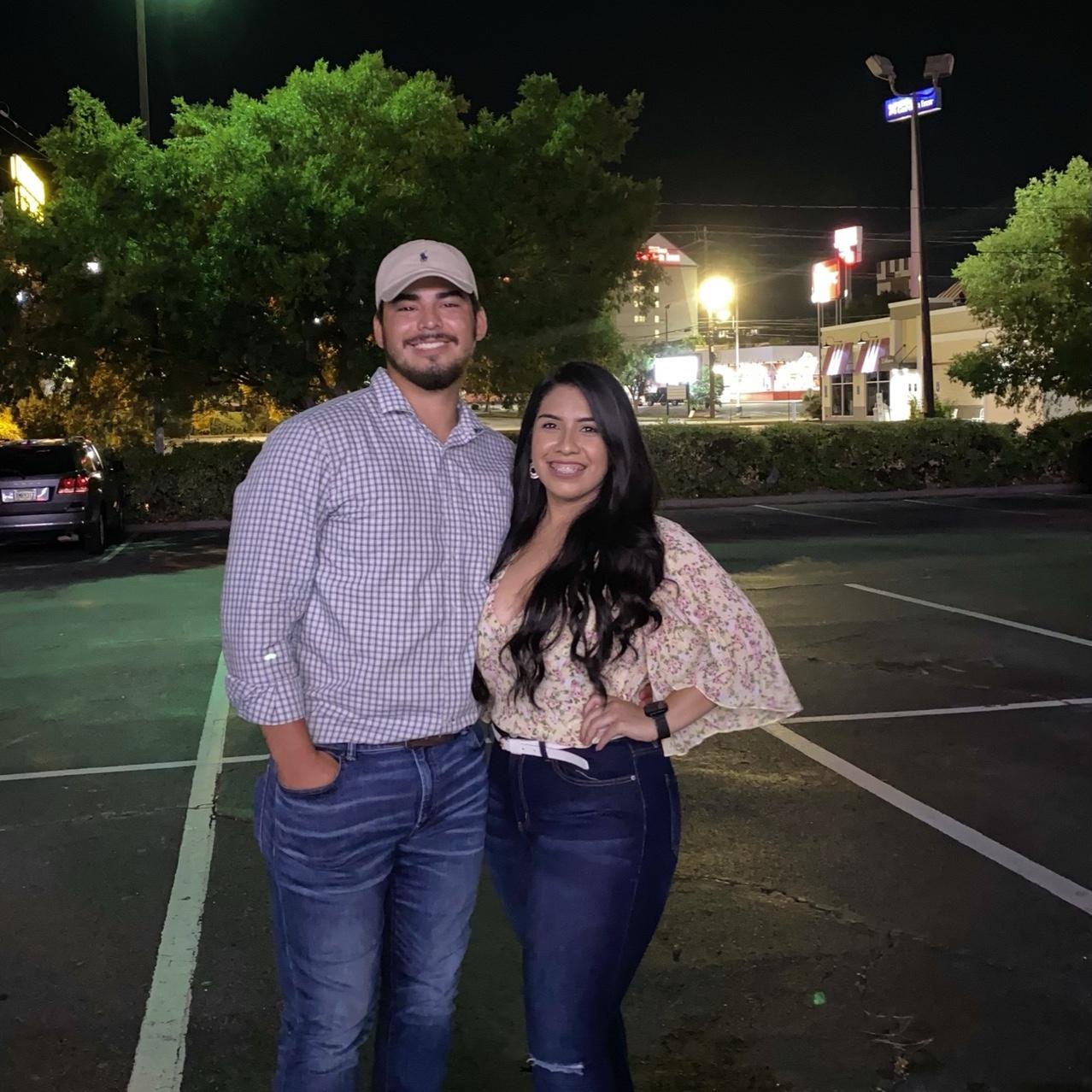 Lil date night at Texas Roadhouse. Ya'll look at my beautiful black hair 🤗
