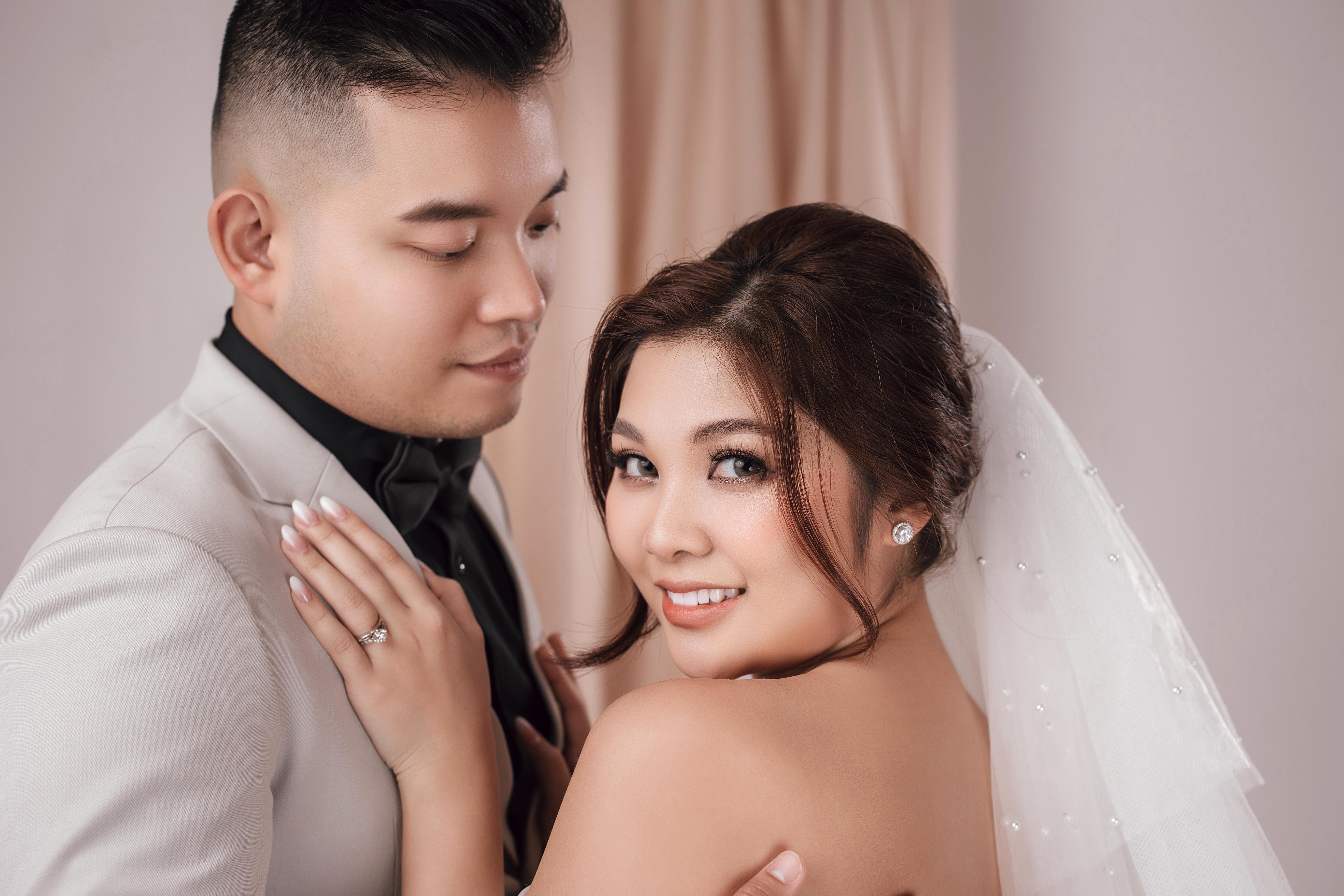 The Wedding Website of Lily Hue Dao and Dat Hoang Tien Lai