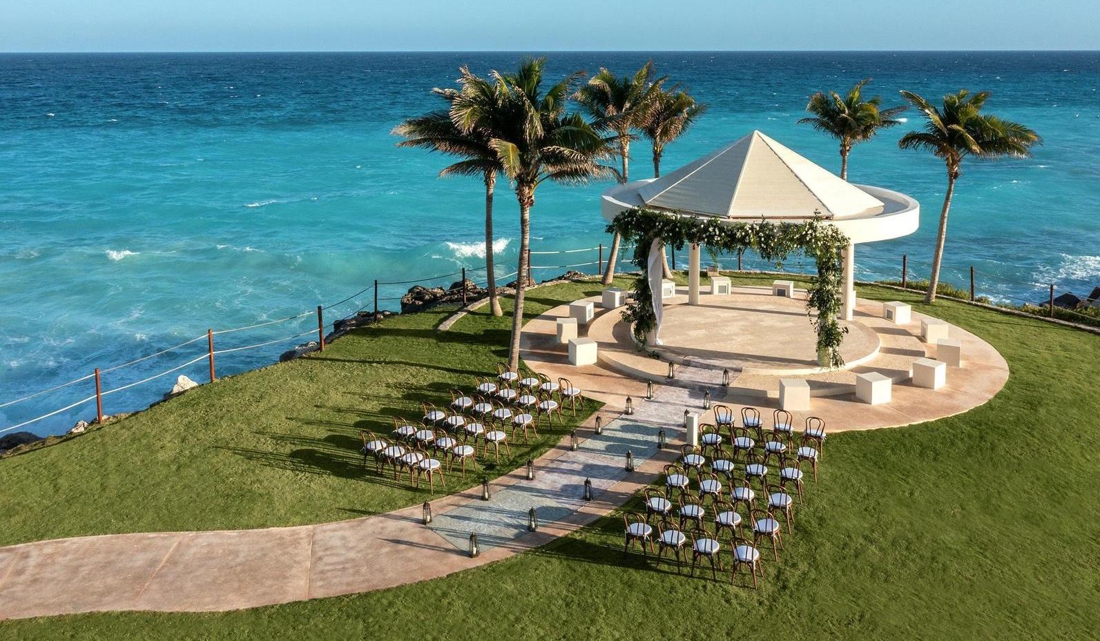The Wedding Website of Victoria Castro and Nicholas DeVilliers