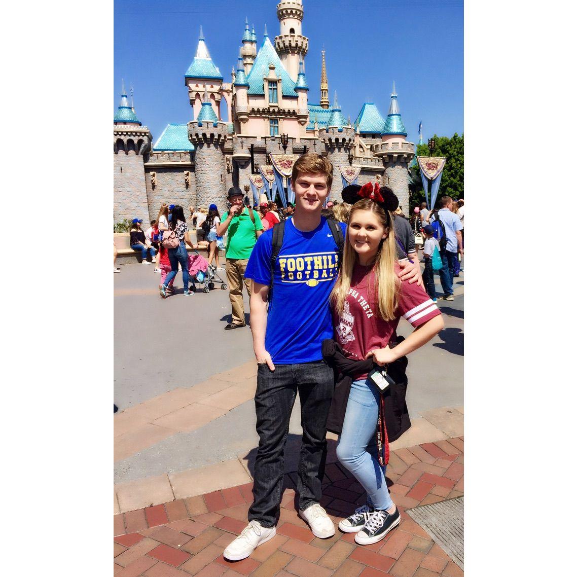 Disneyland (2017)