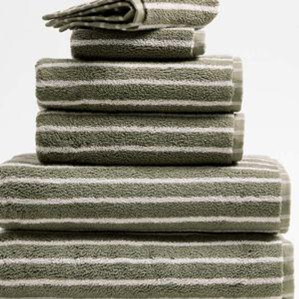Organic 800-Gram Ivory Turkish Cotton Bath Towel + Reviews | Crate & Barrel