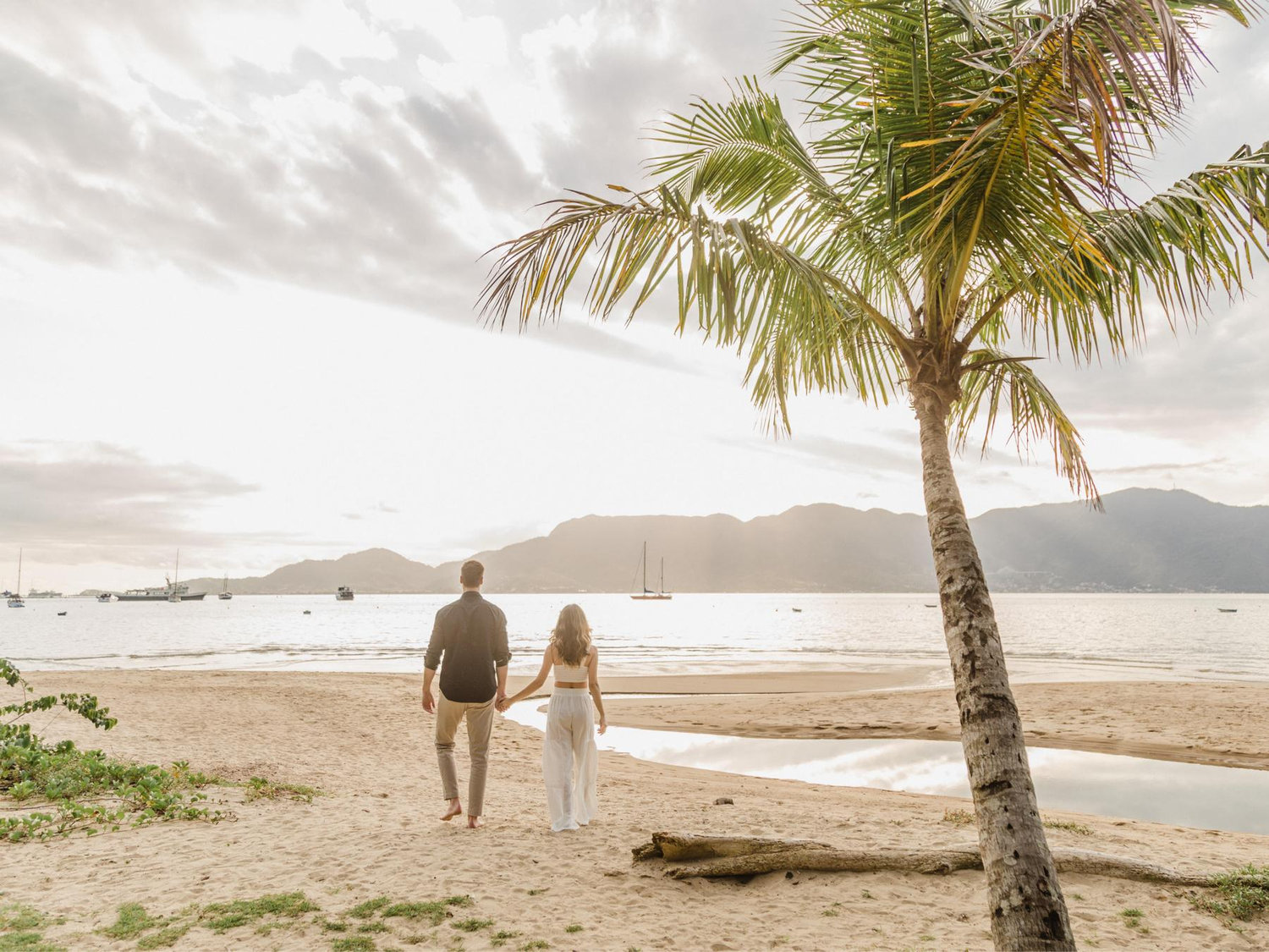 The Wedding Website of Isabelle Magalhães and Chris Wood