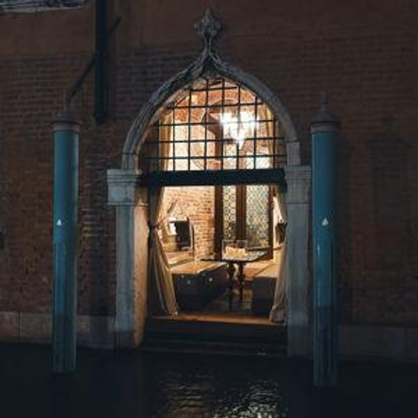 Dinner Date in Venice