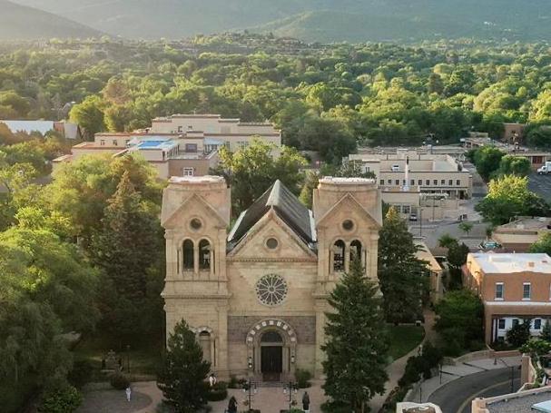 The Wedding Website of RoseLynn Otero and Lucas Whitacre