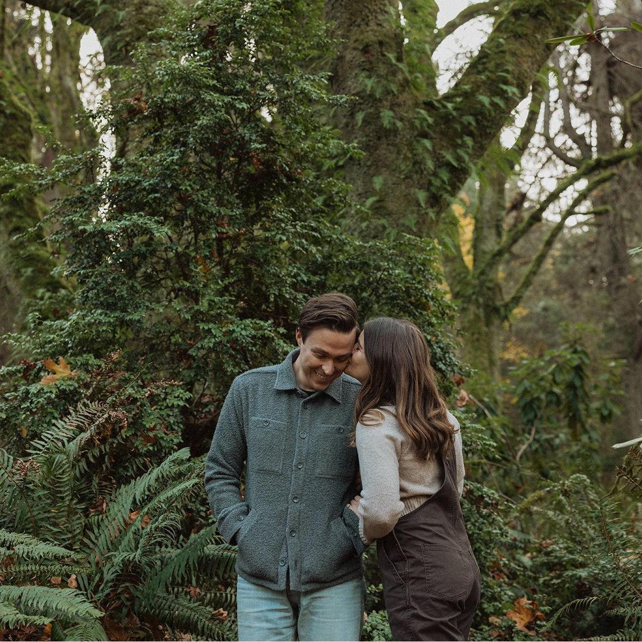 Engagement photos by In the Alpenglow at Point Defiance in Wahington in the fall of 2023.