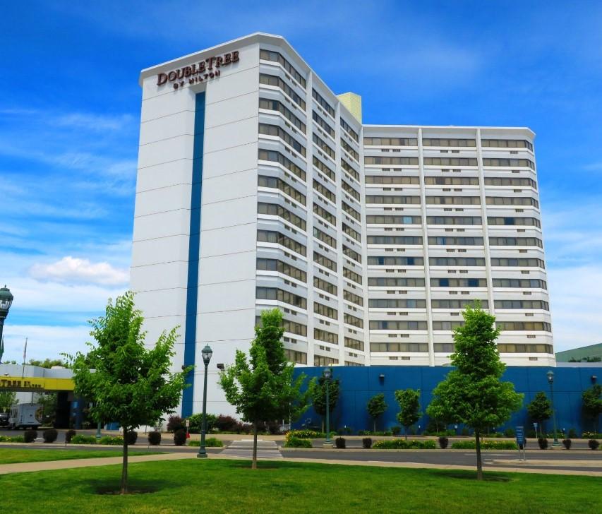 The Wedding Website of Stephanie Windisch and Tyler Reisdorph