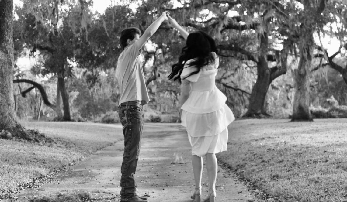 The Wedding Website of Victoria Bilbrey and Logan Cummings