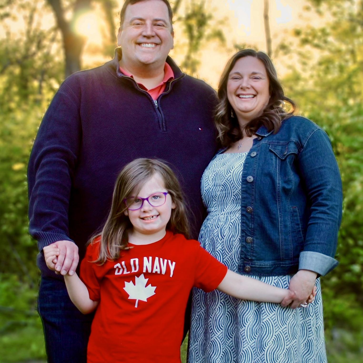 Sweet family photo with Louise in a shirt given to her by Andrew’s sister Veronica aka “V” 🇨🇦