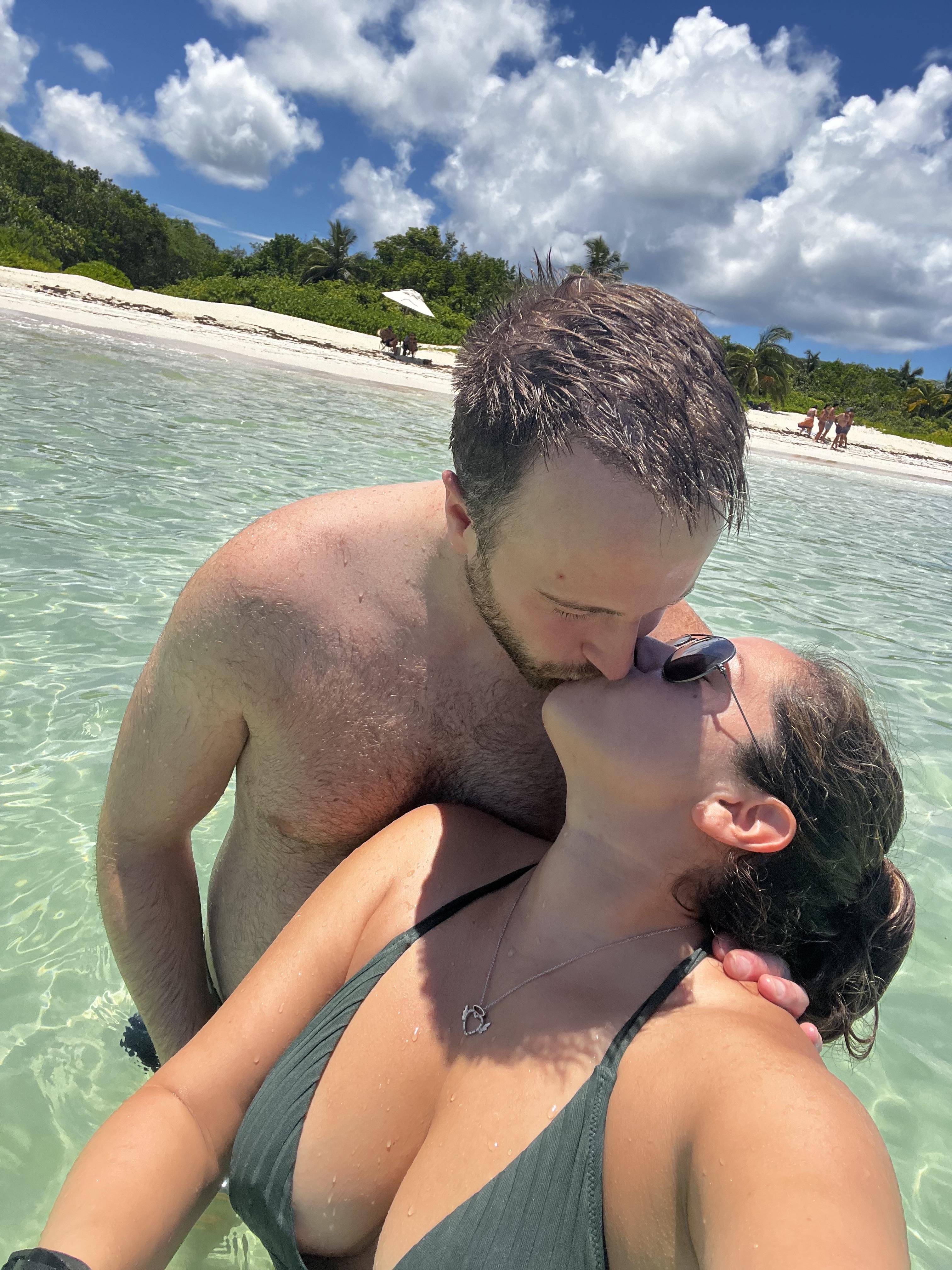 The Wedding Website of Diana Gonzalez and Brandon Hoge