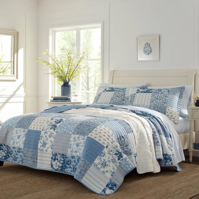 Laura Ashley Full/Queen Paisley Patchwork Quilt Set Blue