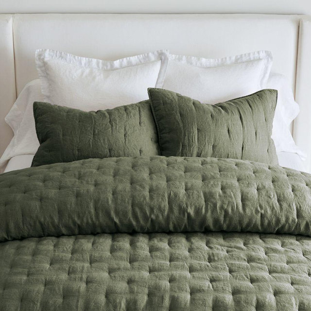 Belgian Flax Linen Tufted Quilt, Cypress, Full/Queen