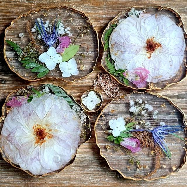 Pressed Flower Geode Coasters, Preserved Bouquet Resin Coaster, Bouquet Preservation Drink Coaster, Flower Preservation Gift, Wavy Edge