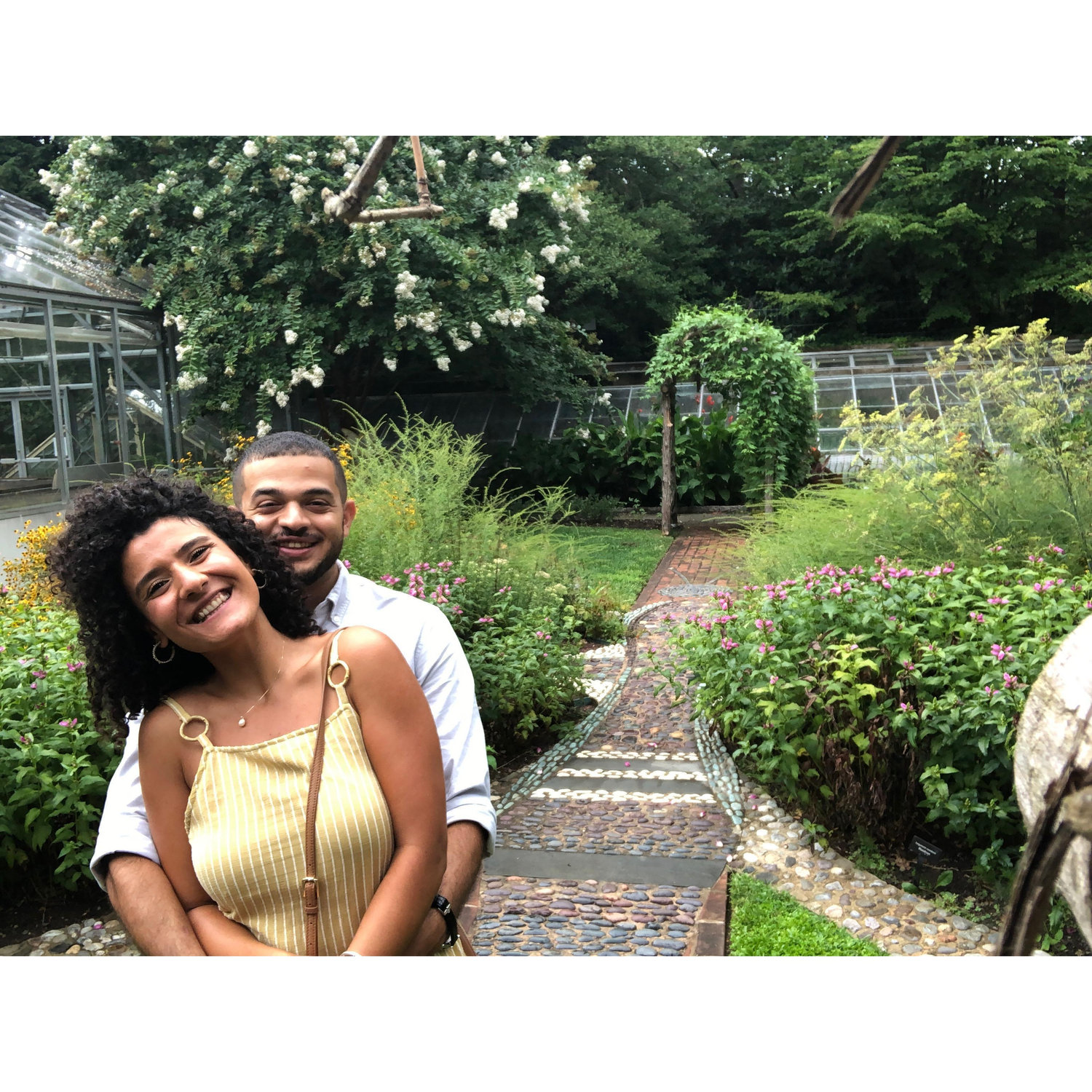 On the way, Andrew played the ultimate assist to himself by suggesting to go to a garden nearby before brunch because they hadn't gone on a date in a while #COVID. Nardine was obviously down.