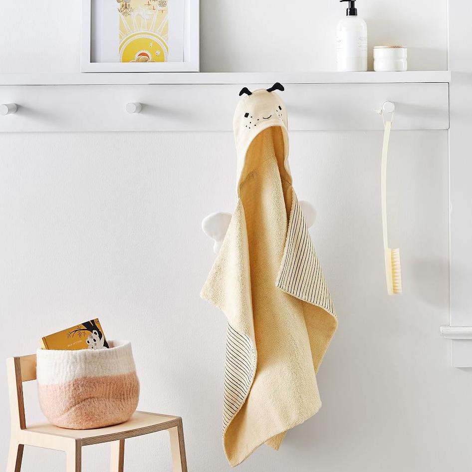 Critter Muslin Bath Wraps - Bumble Bee