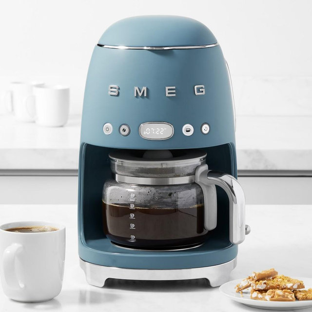 SMEG Drip Coffee Maker, Matte Fog Blue