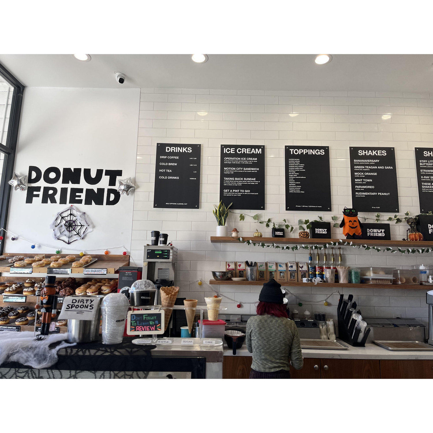 Of course we found EMO donuts =P