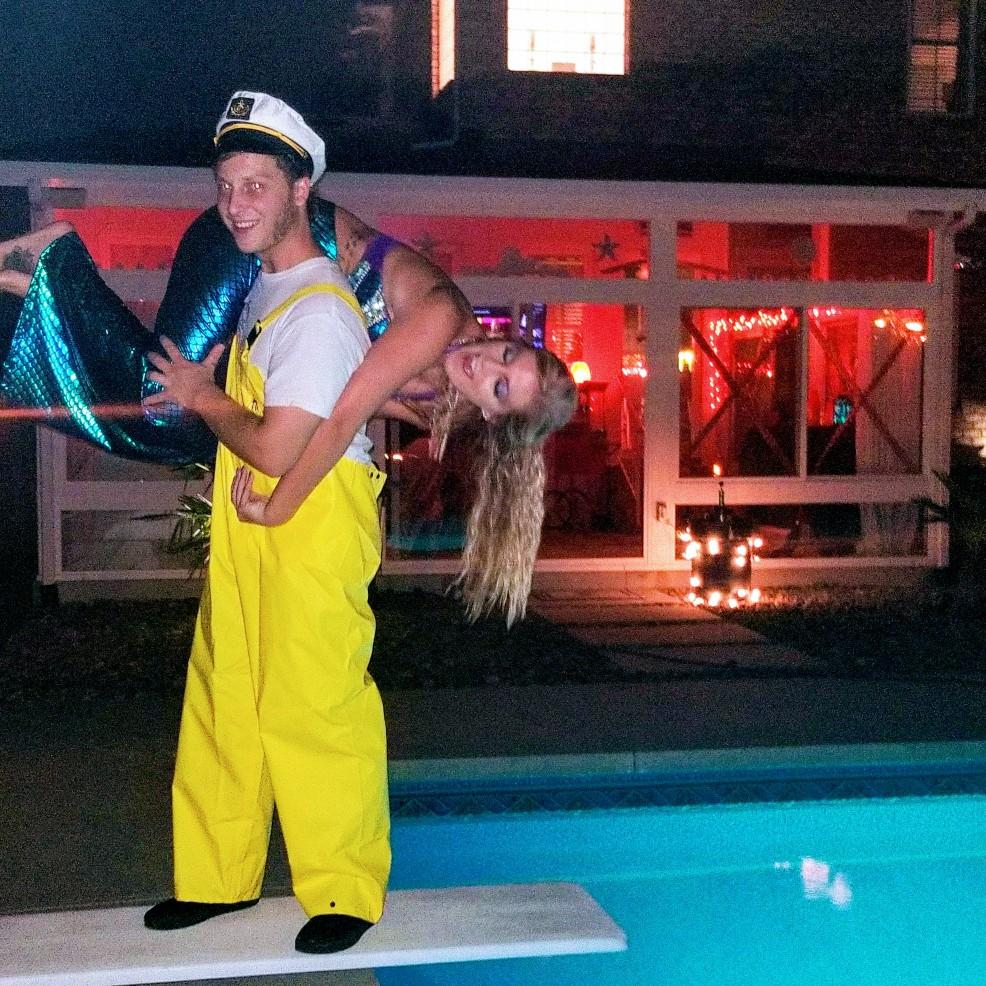 Halloween 2017: Mermaid vs. Fisherman🎣🤍