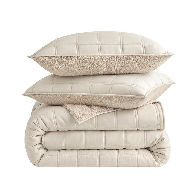 UGG Gizelle Full/Queen Quilt Set with 2 Pillow Shams Lightweight Bedding with Fluffy Reverse, All Season Washable & Hypoallergenic Bedding for Apartment or Dorm Essentials, Full/Queen, Cream